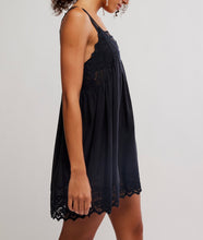 Load image into Gallery viewer, Fiona Slip in Black