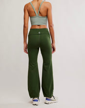 Load image into Gallery viewer, Quick Step Bubble Pant in Ivy