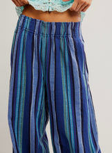 Load image into Gallery viewer, Day’s End Linen Striped Pull-On Pant in Navy Combo