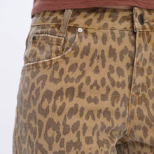 Load image into Gallery viewer, Mid Rise Leopard Print Straight Pant