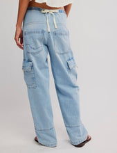 Load image into Gallery viewer, Wallflower Pull On in Victoria