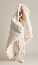 Load image into Gallery viewer, Cloud Faux Fur Throw in Cream