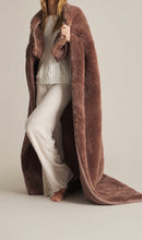 Load image into Gallery viewer, Cloud Faux Fur Throw in Sable