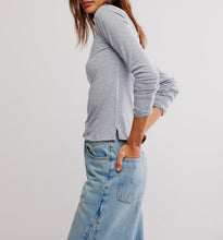 Load image into Gallery viewer, Nova Long-Sleeve Tee in Greyhound