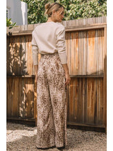 Load image into Gallery viewer, Snake Print Elastic Waist Pant