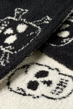 Load image into Gallery viewer, CozyChic Skull Throw in Black/Cream
