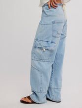 Load image into Gallery viewer, Wallflower Pull On in Victoria