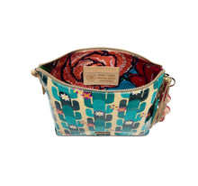 Load image into Gallery viewer, Dezi Downtown Crossbody