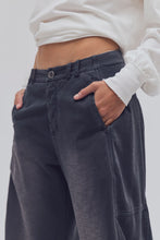 Load image into Gallery viewer, Spotlight Knit Trouser in Black Oyster