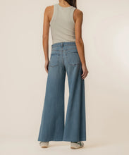 Load image into Gallery viewer, Blake High Rise Super Wide Leg in Wistfulness Wash