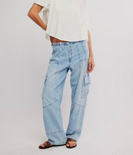 Load image into Gallery viewer, Wallflower Pull On in Victoria