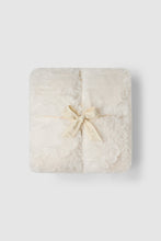 Load image into Gallery viewer, Cloud Faux Fur Throw in Cream