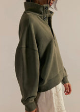 Load image into Gallery viewer, Timeless Pullover in Adventurer