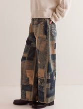 Load image into Gallery viewer, Illusions Relaxed Fit Jeans in Indigo Combo