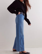 Load image into Gallery viewer, Libre Wide Leg Jean in Goodie Goodie