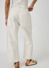 Load image into Gallery viewer, Moxie Low Slung Barrel Jean in White