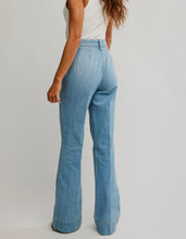 Load image into Gallery viewer, Cerine Relaxed Bootcut Jean in Cowgirl Blues