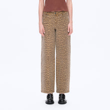 Load image into Gallery viewer, Mid Rise Leopard Print Straight Pant
