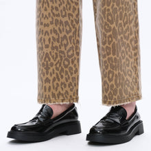 Load image into Gallery viewer, Mid Rise Leopard Print Straight Pant
