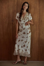 Load image into Gallery viewer, Woven Satin Floral Print Midi Skirt in Cream
