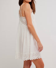 Load image into Gallery viewer, Fiona Slip in Clean Ivory
