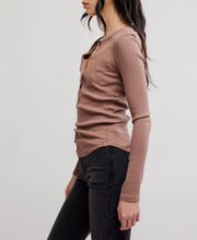 Load image into Gallery viewer, Jamie Henley Long Sleeve in Sepia Clay
