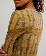 Load image into Gallery viewer, Let’s Party Printed Cardi in Beehive Combo
