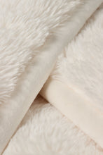 Load image into Gallery viewer, Cloud Faux Fur Throw in Cream
