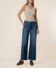 Load image into Gallery viewer, Meg High Rise Front Patch Pockets in Resolution Wash
