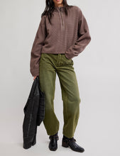 Load image into Gallery viewer, Celeste Quarterzip in Mochachinno
