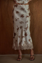 Load image into Gallery viewer, Woven Satin Floral Print Midi Skirt in Cream
