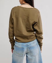 Load image into Gallery viewer, Jess Long Sleeve in Beech Leaves
