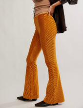 Load image into Gallery viewer, Penny Pull On Velvet Pant in Bronzer
