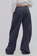 Load image into Gallery viewer, Spotlight Knit Trouser in Black Oyster
