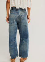 Load image into Gallery viewer, Minimalist Moxie Barrel Jean in High Hopes

