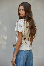 Load image into Gallery viewer, Woven Satin Floral Print Top in Cream
