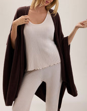 Load image into Gallery viewer, CozyChic Lite Weekend Wrap in Umber
