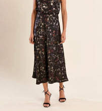 Load image into Gallery viewer, Fiona Midi Skirt in Black Floral Mix
