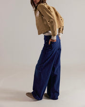 Load image into Gallery viewer, We The Free Striped Nia BF Jean in Indigo Pinstripe
