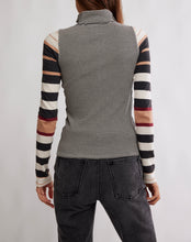 Load image into Gallery viewer, We The Free Avery Zip Up in Black Combo
