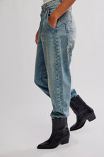 Load image into Gallery viewer, Heartland Baggy Jean in Creekstone
