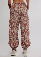 Load image into Gallery viewer, Printed Set Me Free Pant in Sandy Boho Combo
