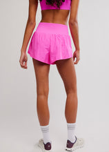 Load image into Gallery viewer, Carpe Diem Short in Fuchsia Flirt
