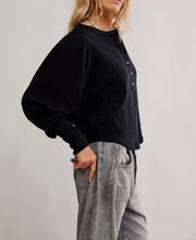 Load image into Gallery viewer, Quinn Knit Top in Black
