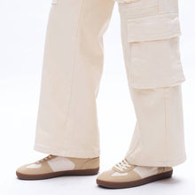 Load image into Gallery viewer, Mid Rise Cargo Pant in Off White
