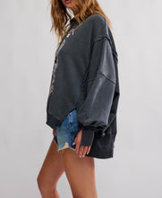 Load image into Gallery viewer, Camden Graphic Pullover in Snake Combo
