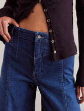 Load image into Gallery viewer, Libre Wide Leg Jean in Lock and Key

