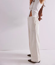 Load image into Gallery viewer, Breezy Denim Pull-On Jeans in Bright Lights
