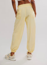 Load image into Gallery viewer, Rogue Pant in Sunlit Yellow
