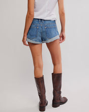 Load image into Gallery viewer, Cali Cuffed Shortie in Mulholland Denim
